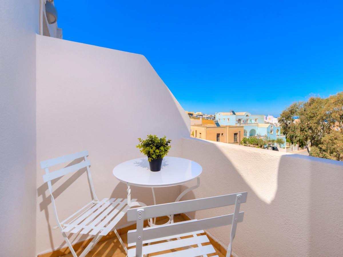 Alexander'S Great View Aparthotel Fira  Exteriör bild
